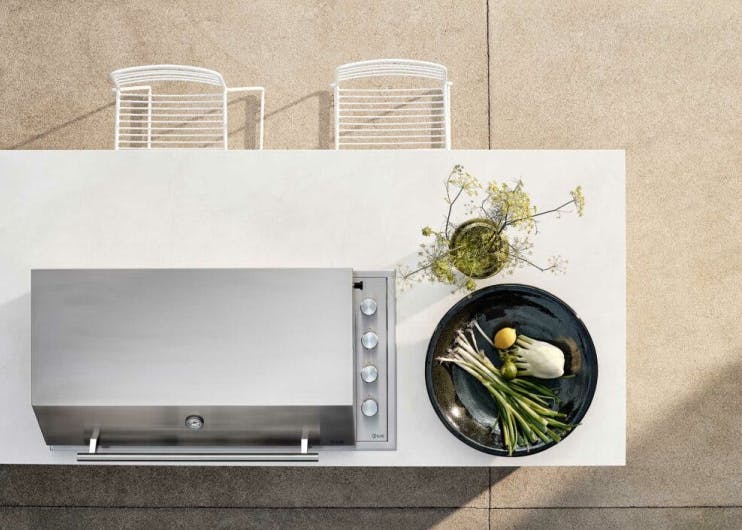 UV stable Dekton surface used on an outdoor kitchen worktop
