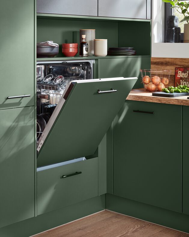 Impuls IP 1200 green kitchen with an integrated dishwasher behind a matching door