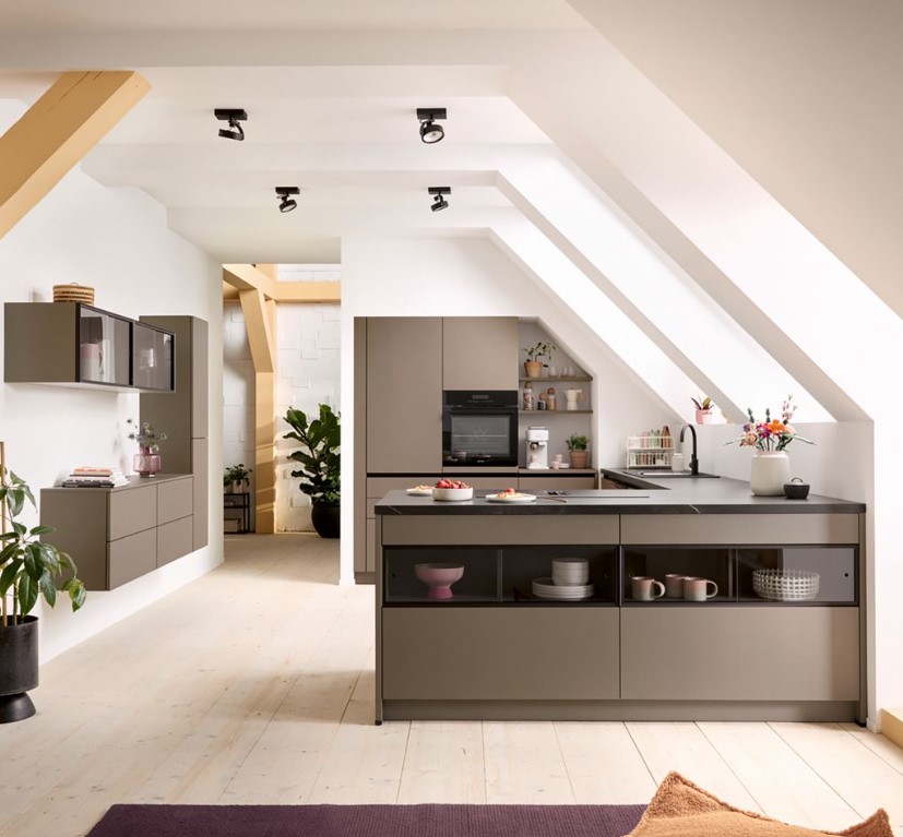 Schüller Matera Colour kitchen - deep matt velvet lacquer in extended colour, anti-fingerprint